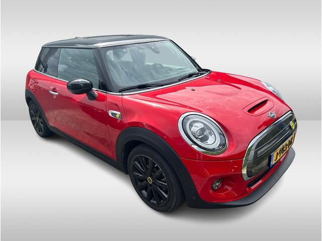 Mini Electric Mini Yours 33 kWh / Full option! / Panoramadak / Camera / Head-up / Leder / Harman Kardon / Keyless / 17'' / CarPlay / Stoelverwarming / Matrix LED / DAB / Cruise Control