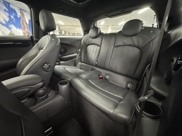 Mini Electric Mini Yours 33 kWh | Pano dak | Carplay | soH 97% | Camera |