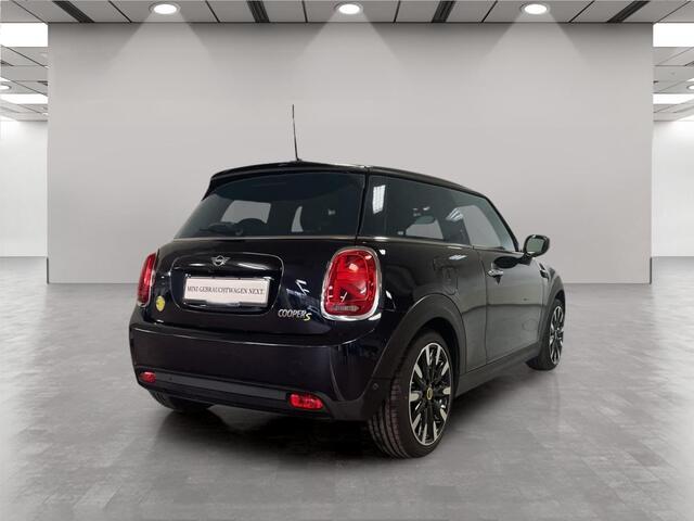 Mini Electric Cooper SE Yours Stuurverwarming Head-up, Harman kardon, Panoramadak, Leder, Adaptieve Cruise Neem contact op en we maken een afspraak!