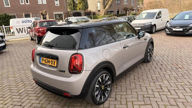 Mini Electric Mini MINI Electric Collection 33 kWh | SoH 100% | Eerste eigenaar, volledig MINI onderhouden |