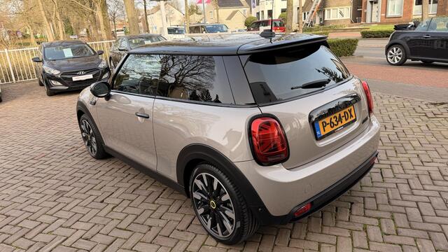 Mini Electric Mini MINI Electric Collection 33 kWh | SoH 100% | Eerste eigenaar, volledig MINI onderhouden |