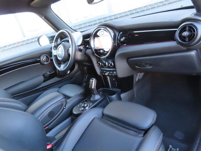 Mini Electric Mini Classic 33 kWh | lederen bekleding | camera | keyless entry |