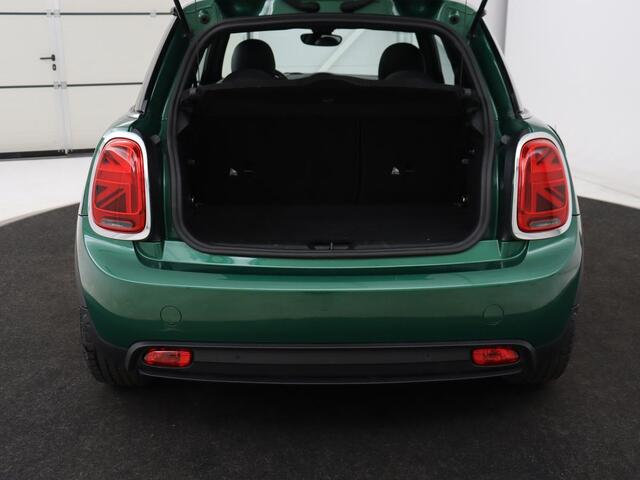 Mini Electric Mini Yours 33kWh | SOH 100% | Panoramadak | Leder | Stoelverwarming | Camera | Warmtepomp | Keyless | Head-Up | Carplay | Navigatie | Full LED | Park Assist