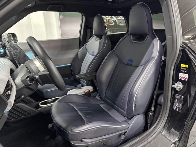 Mini Electric 3-Deurs Cooper SE Favoured M | Head-Up Display | Stuurwielverwarming | Panoramadak