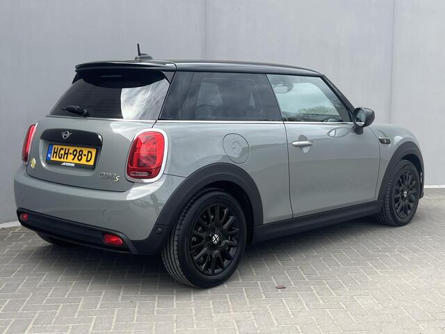 Mini Electric Mini Camden Edition 33 kWh / Apple Carplay&Android Auto / Stoelverwarming / Parkeersensoren Achter /