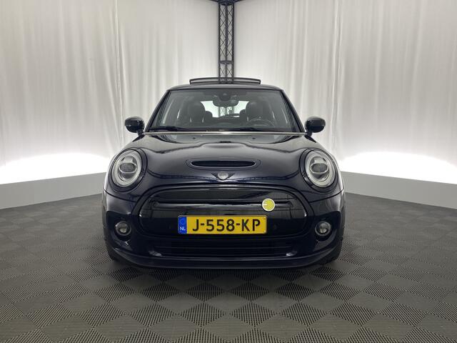 Mini Electric Mini Yours 33 kWh Automaat | Pano-Dak | Leder | H&K | HUD | Camera | Cruise Control | Climate Control |