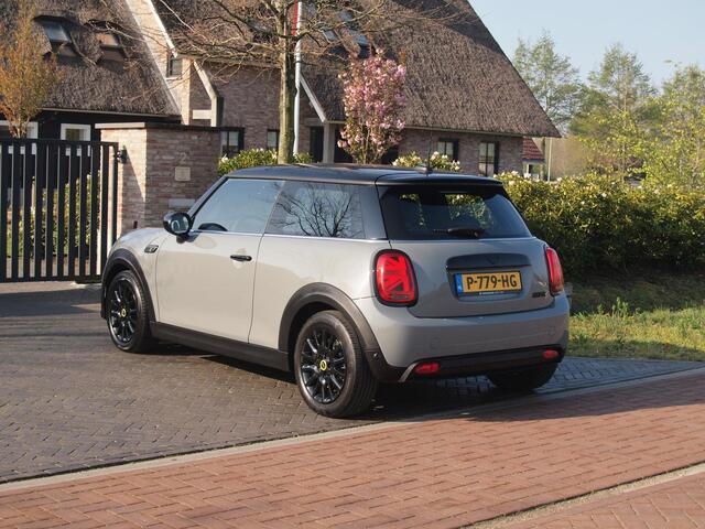 Mini Electric Mini Classic 33 kWh | Apple Carplay | Cruise Control | Parkeersensoren | NL-Auto |