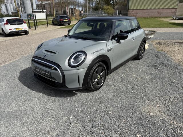 Mini Electric Mini Essential 33 kWh. Facelift !! Car play,Navi,LED