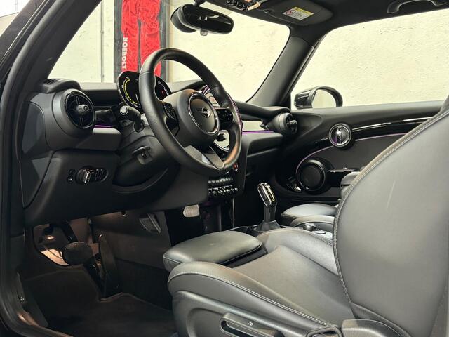 Mini Electric Mini Classic 33 kWh | Apple Carplay | Keyless | Stuurwielverwarming | NL auto | 1e eigenaar | BTW | SOH 97% |