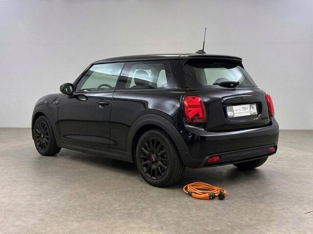 Mini Electric Mini Camden Plus Edition 33 kWh | VERWACHT!! | Pano | H/K | Sfeer | LED | Navi | Clima | NAP
