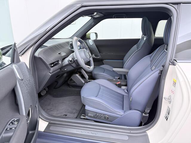 Mini Electric Mini Cooper SE Paul Smith Ed. XL 54.2 kWh | Panorama Dak | Elektrisch Verstelbare Stoelen Met Geheugen | Premium Sportstoelen | Sportstuur