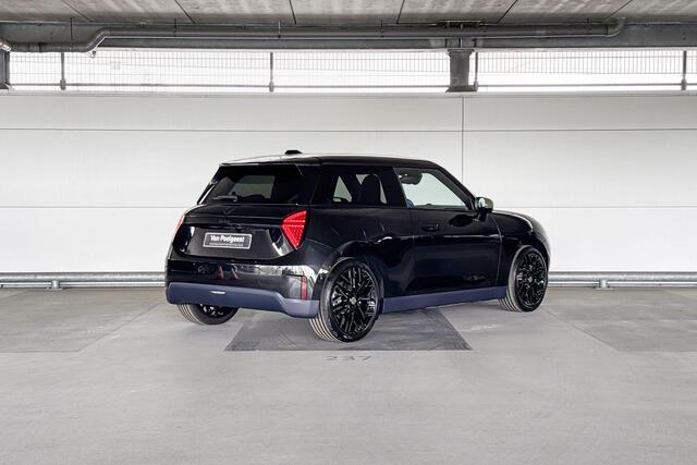 Mini Electric Cooper 3-deurs Cooper SE Paul Smith Ed. XL 54.2 kWh | Paul Smith Edition | 18 Inch Night Flash Spoke black