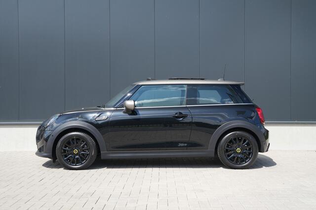 Mini Electric Mini MINI Yours 33 kWh - Pano - Stoelverwarming - Camera - Keyless - LED - H&K - Rijklaar