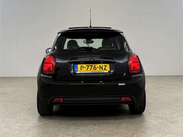 Mini Electric Cooper S Camden Plus Edition 33 kWh | Snelladen | SOH 92% | Pano | H/K | Sfeer | LED | Navi | Clima | NAP