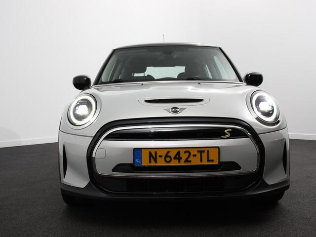 Mini Electric Mini Business Edition Automaat 33 kWh SOH 95% Navigatie Climate Control Lichtmetalen Velgen Dab Parkeer sensoren Cruise Control