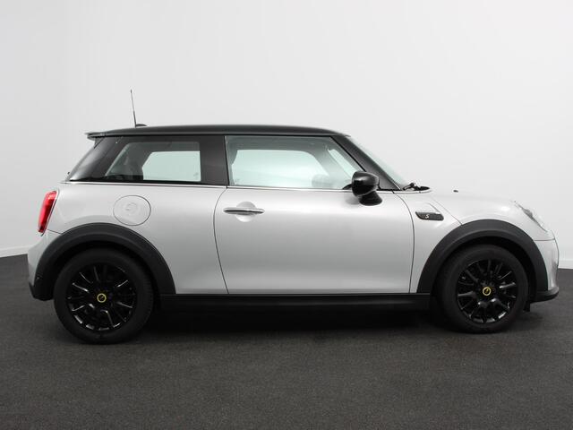 Mini Electric Mini Business Edition Automaat 33 kWh SOH 95% Navigatie Climate Control Lichtmetalen Velgen Dab Parkeer sensoren Cruise Control