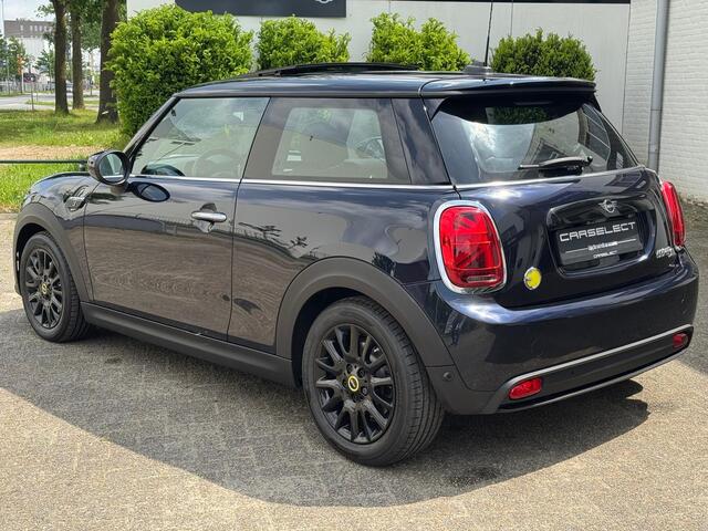 Mini Electric Cooper SE Yours | LEDER | PANORAMADAK | CAMERA | CLIMAAT CONTROL