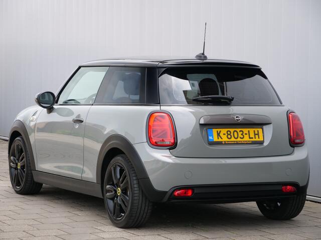 Mini Electric Mini Basic 33 kWh Automaat LED / Climate Control / Navigatie / SOH 95 %