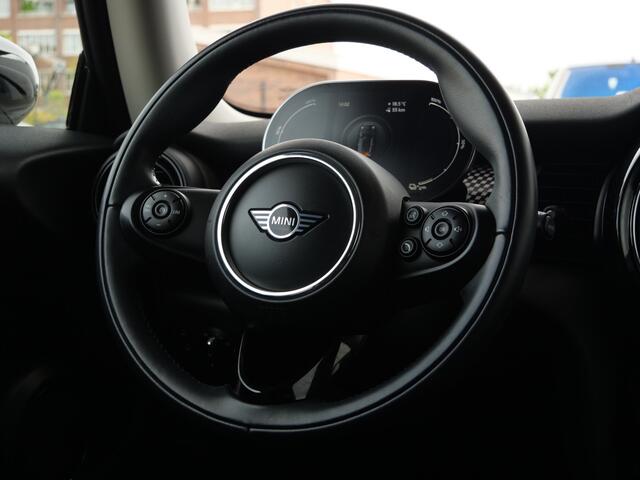 Mini Electric Mini Basic 33 kWh Automaat LED / Climate Control / Navigatie / SOH 95 %