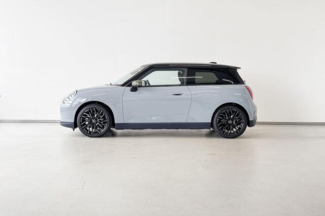 Mini Electric Cooper SE Paul Smith Ed. XL 54.2 kWh | 18 Inch Night Flash Spoke black