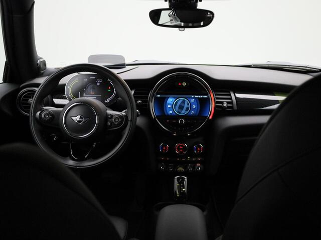 Mini Electric Charged 33 kWh 184PK | Harman Kardon Audio | Head-Up Display | *Britisch Racing Green* | Stoelverwarming | Lederen Bekleding | Zwarte Lichtmetalen Velgen | Apple CarPlay & Android Auto