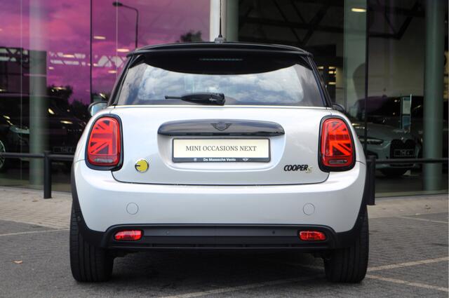 Mini Electric Classic / Sportstoelen / Comfort Access / LED / Navigatie / Cruise Control