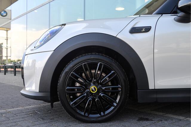 Mini Electric Classic / Sportstoelen / Comfort Access / LED / Navigatie / Cruise Control