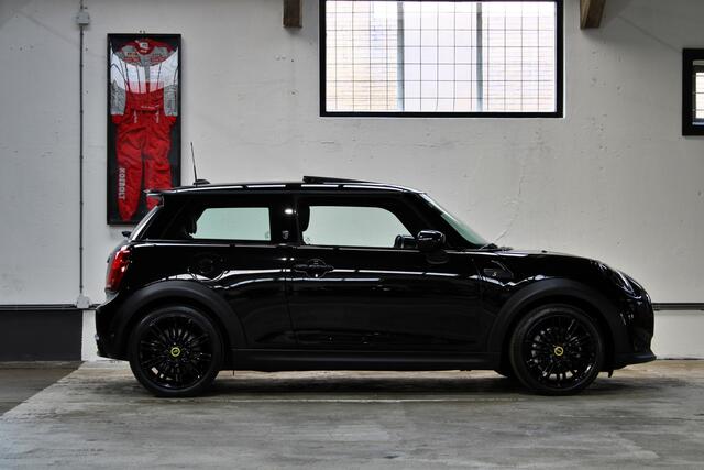 Mini Electric MINI Yours 33 kWh | SOH 97% | Panoramadak | Leder | Stuurwielverwarming