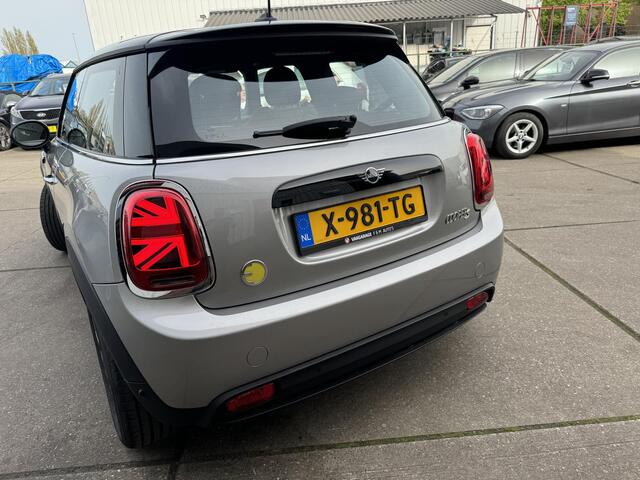 Mini Electric Cooper SE Camden Edition 33 kWh Clima, cruise, navi