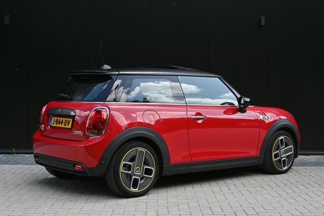 Mini Electric Yours 33 kWh Pano, H&K, Head up, full option