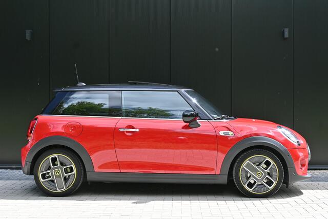 Mini Electric Yours 33 kWh Pano, H&K, Head up, full option