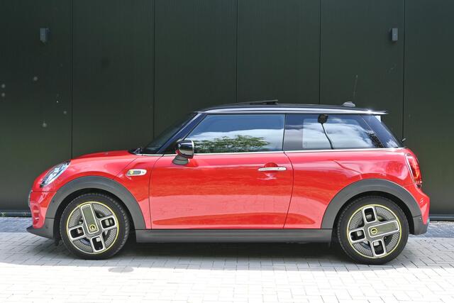 Mini Electric Yours 33 kWh Pano, H&K, Head up, full option