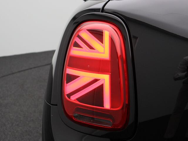Mini Electric Business Edition Comfort Plus Pakket + Glazen panoramadak + Elektrisch verwarmde voorstoelen + PDC + Comfort Access + 17''