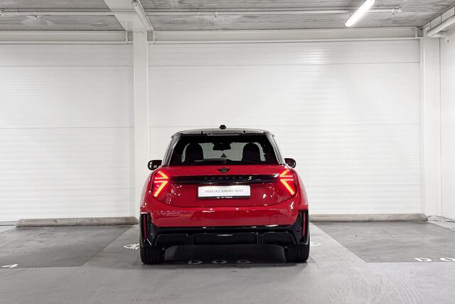 Mini Electric 3-Deurs Cooper SE JCW | Pakket M | Panoramadak | Head-Up Display | Comfort Access | Stoelverwarming |