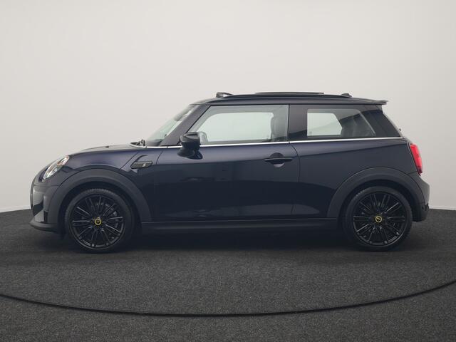 Mini Electric MINI Yours 32,6 kWh 184pk Dealer O.H. | Panodak | Head Up | Camera | Lederen Sportstoelen Verwarmd | Apple Carplay | Cruise Control | Navigatie | DAB |