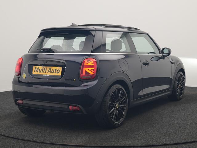Mini Electric MINI Yours 32,6 kWh 184pk Dealer O.H. | Panodak | Head Up | Camera | Lederen Sportstoelen Verwarmd | Apple Carplay | Cruise Control | Navigatie | DAB |