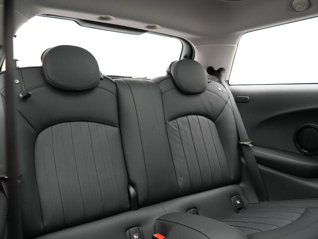 Mini Electric MINI Yours 32,6 kWh 184pk Dealer O.H. | Panodak | Head Up | Camera | Lederen Sportstoelen Verwarmd | Apple Carplay | Cruise Control | Navigatie | DAB |