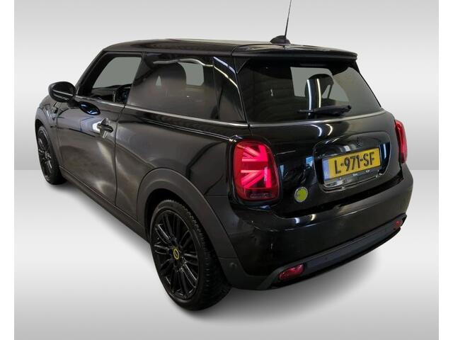 Mini Electric MINI Yours 135KW / 33 kWh / Panoramadak / Leder sport / Pdc+Camera / Classic-Comfort-Driving ass. Pack /