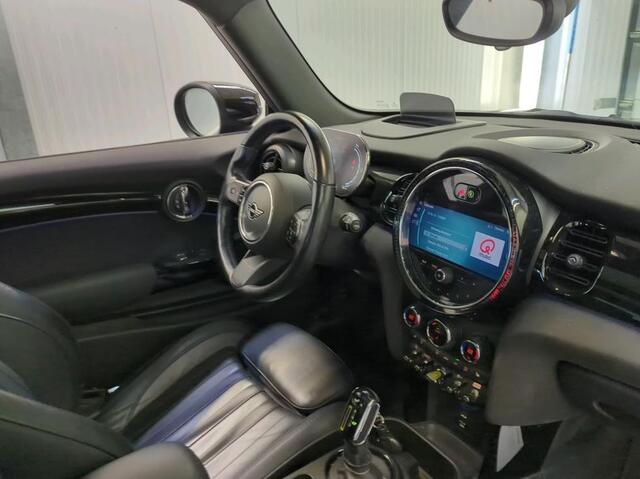 Mini Electric MINI Yours 135KW / 33 kWh / Panoramadak / Leder sport / Pdc+Camera / Classic-Comfort-Driving ass. Pack /