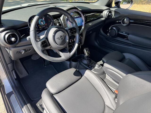 Mini Electric 3-Deurs Classic | Stoelverwarming | Comfortpakket Plus | MINI navigatiesysteem