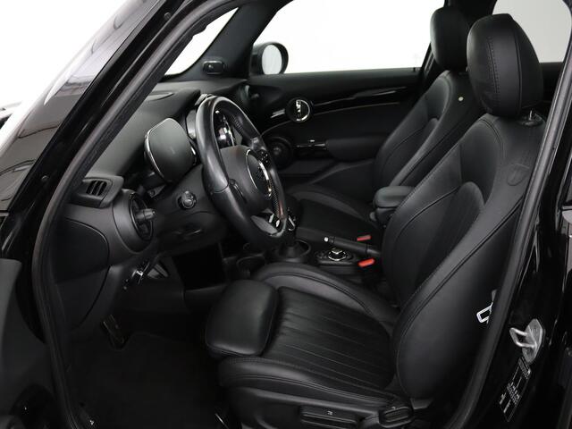 Mini John Cooper Works S 2.0 Cooper | Panoramadak | Stoelverwarming | Camera | Carplay | Full LED | Leder | Harman/Kardon | Climate control | Cruise control