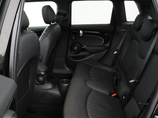 Mini John Cooper Works S 2.0 Cooper | Panoramadak | Stoelverwarming | Camera | Carplay | Full LED | Leder | Harman/Kardon | Climate control | Cruise control
