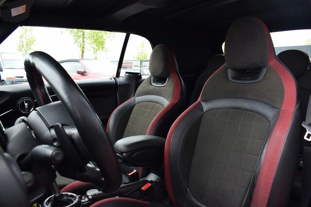 Mini John Cooper Works Mini Cabrio 2.0 Chili | 231 pk | Schaalstoelen | H/K | CarPlay | HUD
