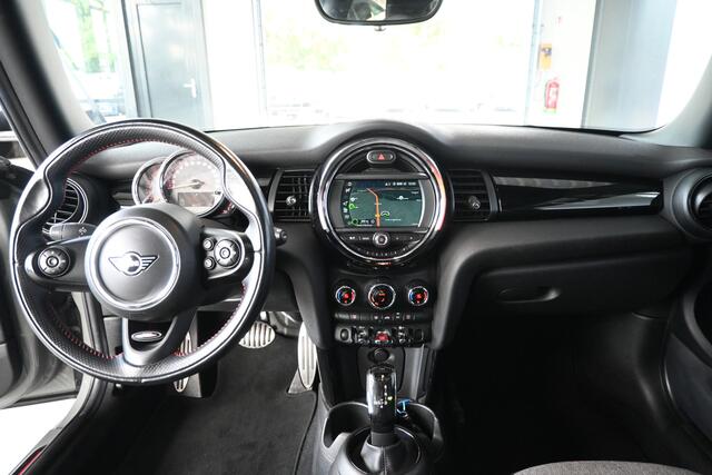 Mini John Cooper Works Mini 1.5 Cooper NAP! Automaat Navigatie Panoramadak Inruil Mogelijk!