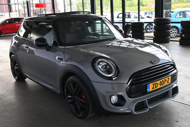 Mini John Cooper Works Mini 1.5 Cooper NAP! Automaat Navigatie Panoramadak Inruil Mogelijk!