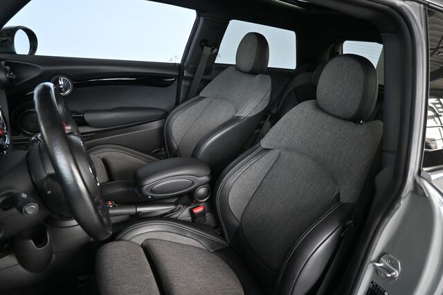 Mini John Cooper Works Mini 1.5 Cooper NAP! Automaat Navigatie Panoramadak Inruil Mogelijk!