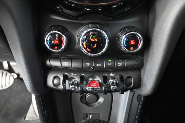Mini John Cooper Works Mini 1.5 Cooper NAP! Automaat Navigatie Panoramadak Inruil Mogelijk!