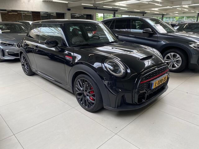 Mini John Cooper Works 3-deurs 2.0 JCW Pack
