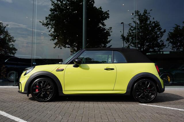 Mini John Cooper Works Mini Cabrio 2.0 Essential 231 PK Facelift 10 D.Km