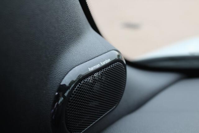 Mini John Cooper Works Mini Cabrio 2.0 Chili / Full options / Camera / JCW Package / Head-up display / DAB / Harman Kardon